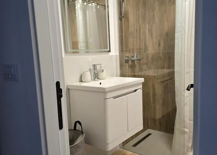 Sunny Lux 아파트 *